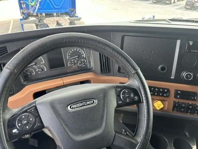 2021 Freightliner Cascadia 2021 FREIGHTLINER CASCADIA SLEEPER - 23075007 - 10
