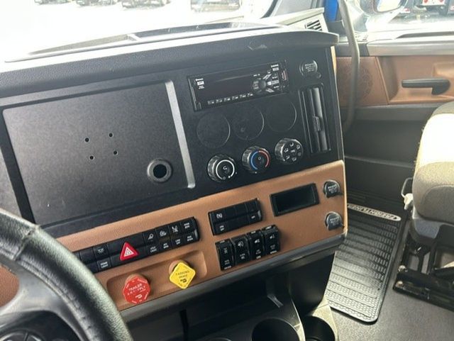 2021 Freightliner Cascadia 2021 FREIGHTLINER CASCADIA SLEEPER - 23075007 - 13