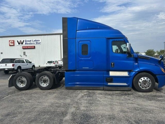 2021 Freightliner Cascadia 2021 FREIGHTLINER CASCADIA SLEEPER - 23075007 - 2