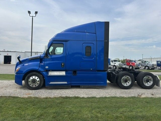 2021 Freightliner Cascadia 2021 FREIGHTLINER CASCADIA SLEEPER - 23075014 - 3