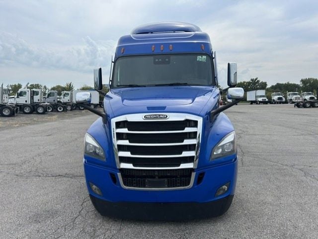 2021 Freightliner Cascadia 2021 FREIGHTLINER CASCADIA SLEEPER - 23075015 - 1