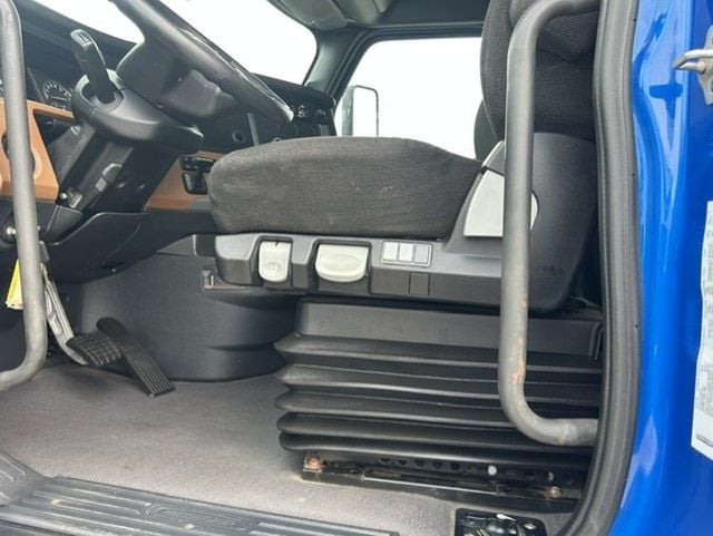 2021 Freightliner Cascadia 2021 FREIGHTLINER CASCADIA SLEEPER - 23075015 - 8