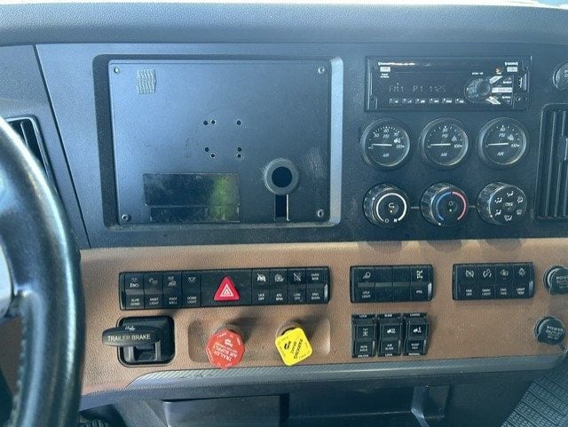 2021 Freightliner Cascadia 2021 FREIGHTLINER CASCADIA SLEEPER - 23092250 - 10