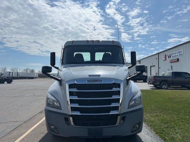 2021 Freightliner Cascadia 2021 FREIGHTLINER DAY CAB - 23001260 - 4