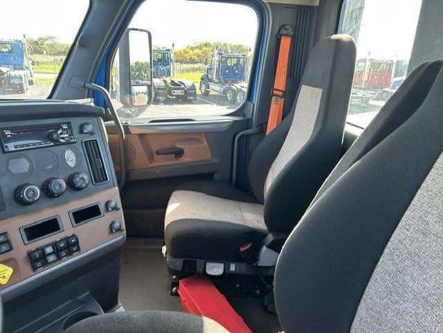 2021 Freightliner Cascadia 2021 FREIGHTLINER DAY CAB - 23094561 - 9