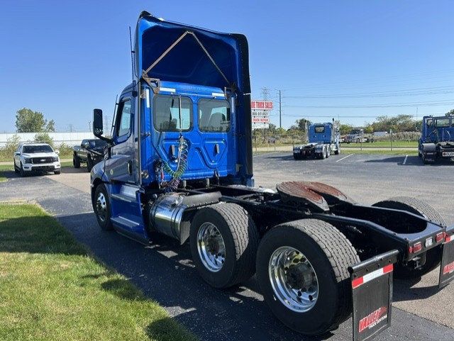 2021 Freightliner Cascadia 2021 FREIGHTLINER DAY CAB - 23094561 - 2