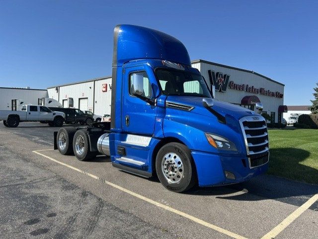 2021 Freightliner Cascadia 2021 FREIGHTLINER DAY CAB - 23094561 - 3