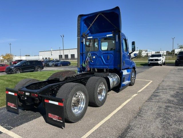 2021 Freightliner Cascadia 2021 FREIGHTLINER DAY CAB - 23094561 - 5