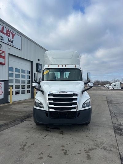 2021 Freightliner Cascadia