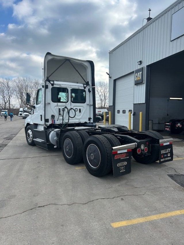 2021 Freightliner Cascadia 2021 FREIGHTLINER DAY CAB - 22961353 - 5