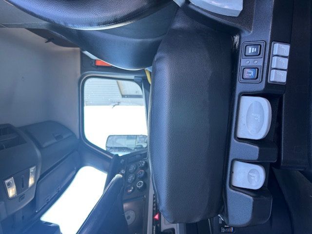 2021 Freightliner Cascadia 2021 FREIGHTLINER DAY CAB - 22961357 - 5