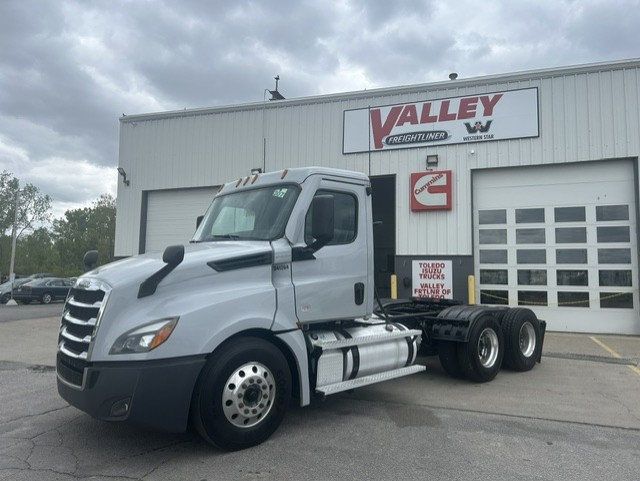 2021 Freightliner CASCADIA 2021 FREIGHTLINER DAY CAB - 23027463 - 0