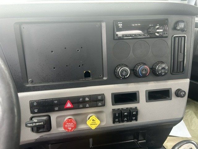 2021 Freightliner CASCADIA 2021 FREIGHTLINER DAY CAB - 23027463 - 10