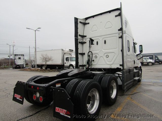 2021 Freightliner Cascadia 126  - 22930210 - 8