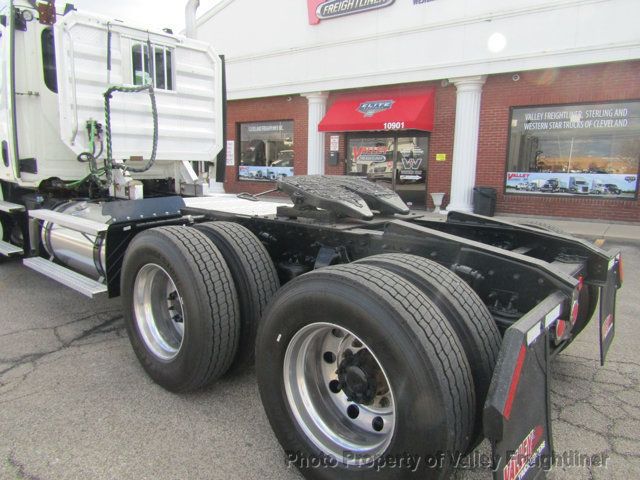 2021 Freightliner Cascadia 126  - 22931443 - 9