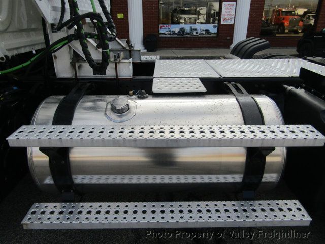 2021 Freightliner Cascadia 126  - 22931443 - 10