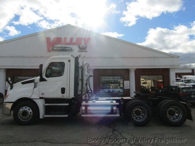 2021 Freightliner Cascadia 126  - 22931443 - 11