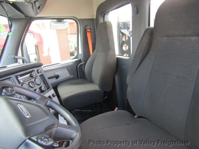 2021 Freightliner Cascadia 126  - 22931443 - 14