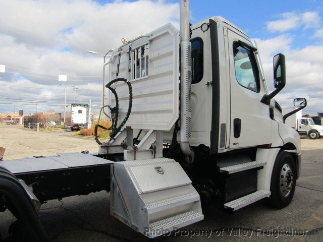 2021 Freightliner Cascadia 126  - 22931443 - 7
