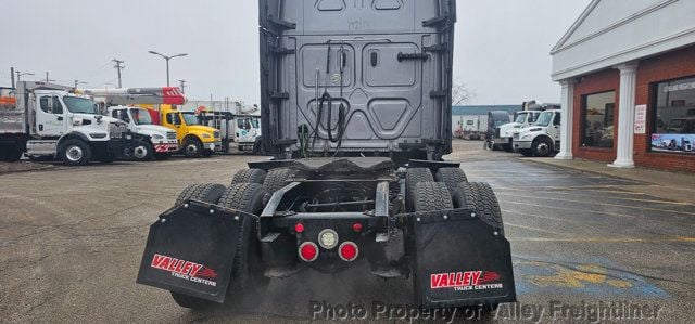 2021 Freightliner Cascadia 126  - 22931447 - 6