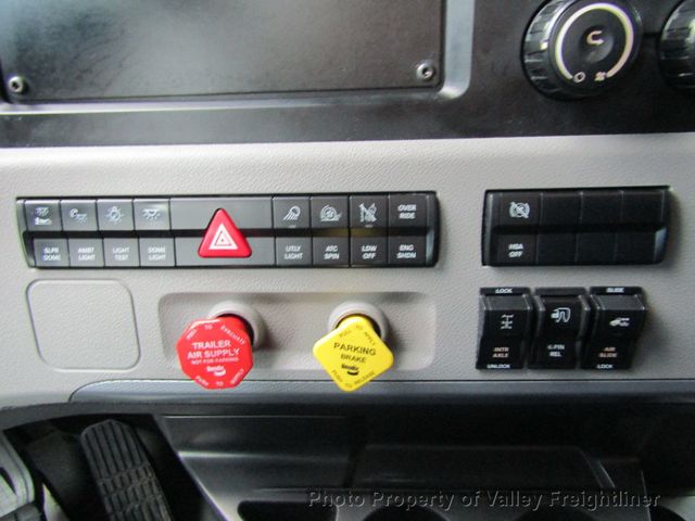 2021 Freightliner Cascadia 126  - 22962951 - 14