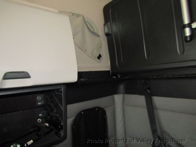 2021 Freightliner Cascadia 126  - 22962951 - 18