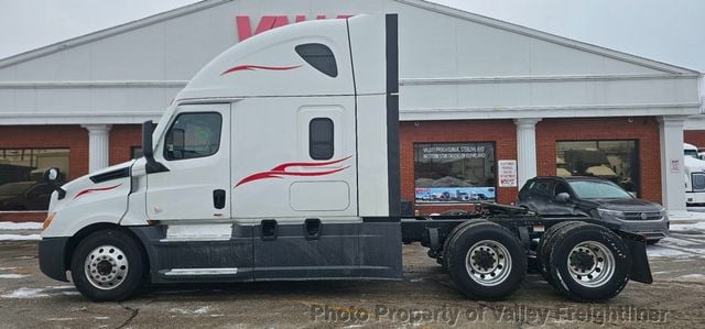 2021 Freightliner Cascadia 126  - 22977804 - 10