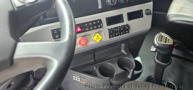 2021 Freightliner Cascadia 126  - 22977804 - 16