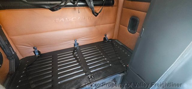 2021 Freightliner Cascadia 126  - 22994761 - 11
