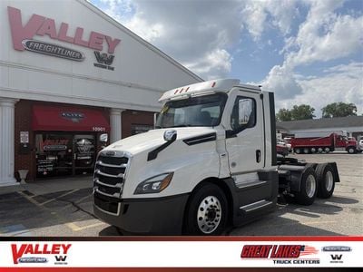 2021 Freightliner Cascadia 126