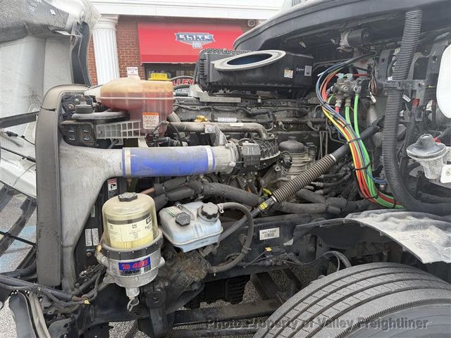 2021 Freightliner Cascadia 126  - 23080558 - 12