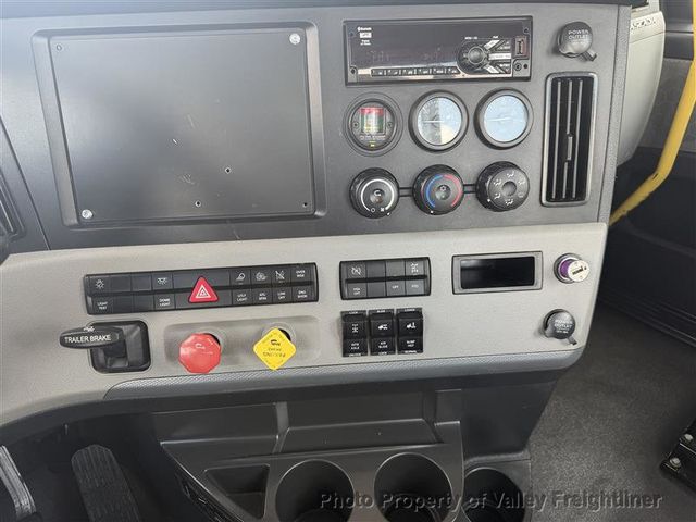 2021 Freightliner Cascadia 126  - 23080558 - 21