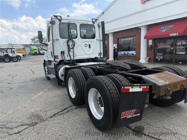 2021 Freightliner Cascadia 126  - 23080558 - 5