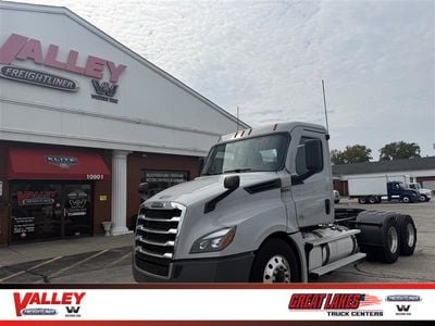 2021 Freightliner Cascadia 126