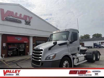 2021 Freightliner Cascadia 126