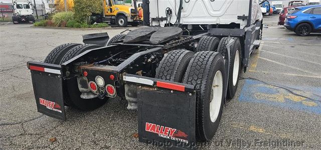 2021 Freightliner Cascadia 126  - 23096133 - 4
