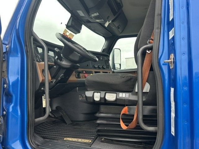 2021 Freightliner PT126DC 2021 FREIGHTLINER DAY CAB - 23096100 - 7