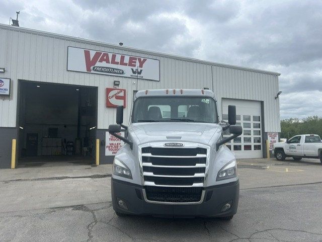 2021 Freightliner PT126DC 2021 FREIGHTLINER DAY CAB - 23027463 - 1