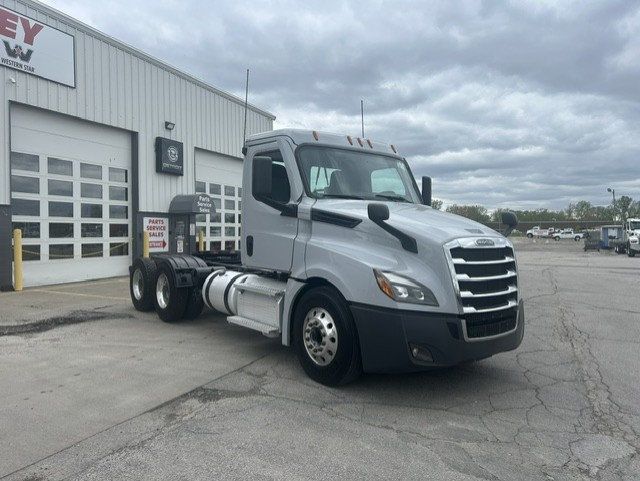 2021 Freightliner PT126DC 2021 FREIGHTLINER DAY CAB - 23027463 - 2