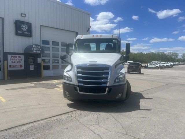 2021 Freightliner PT126DC 2021 FREIGHTLINER DAY CAB - 23027473 - 1