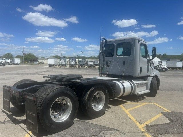 2021 Freightliner PT126DC 2021 FREIGHTLINER DAY CAB - 23027473 - 4