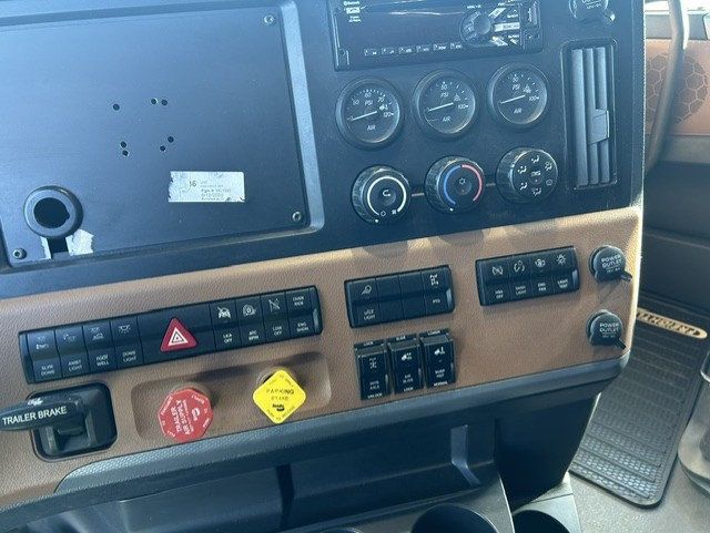 2021 Freightliner PT126SLP 2021 FREIGHTLINER CASCADIA SLEEPER - 23092295 - 16