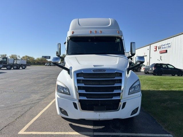 2021 Freightliner PT126SLP 2021 FREIGHTLINER CASCADIA SLEEPER - 23092295 - 2