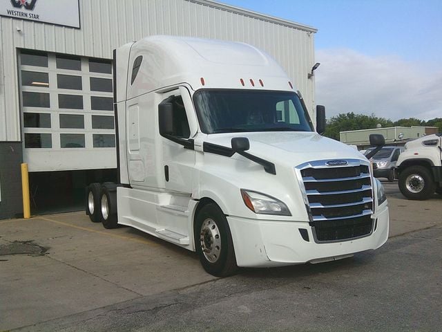 2021 Freightliner PT126SLP 2021 FREIGHTLINER CASCADIA SLEEPER - 22887101 - 2