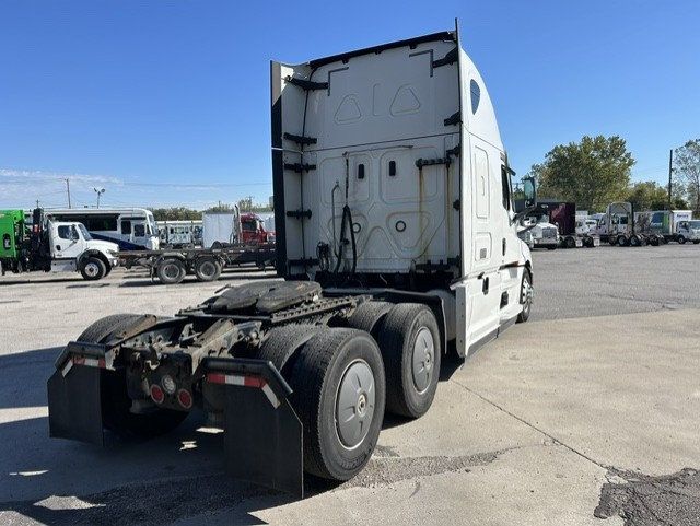 2021 Freightliner PT126SLP 2021 FREIGHTLINER CASCADIA SLEEPER - 23092250 - 4