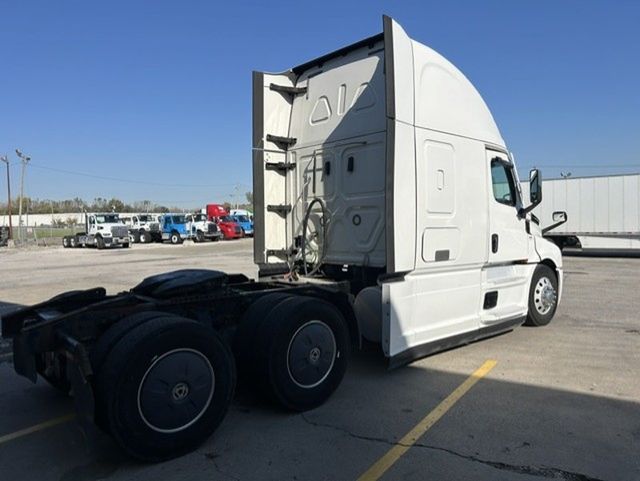 2021 Freightliner PT126SLP 2021 FREIGHTLINER CASCADIA SLEEPER - 23095104 - 3