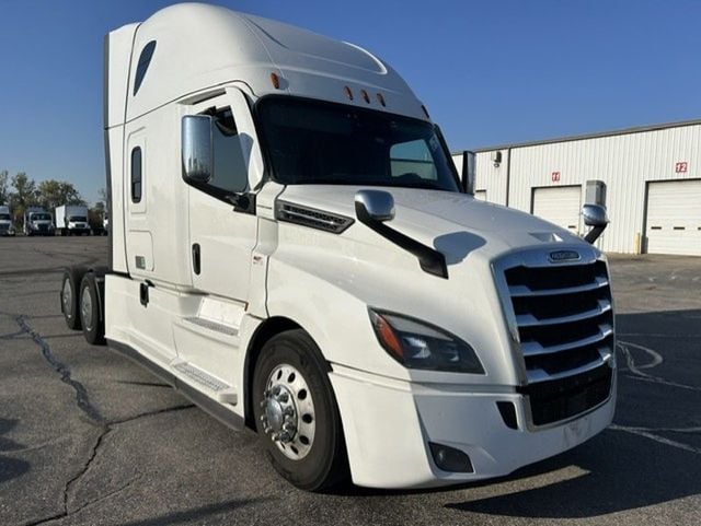 2021 Freightliner PT126SLP 2021 FREIGHTLINER CASCADIA SLEEPER - 23095125 - 2