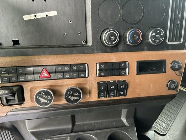 2021 Freightliner PT126SLP 2021 FREIGHTLINER CASCADIA SLEEPER - 23095542 - 8
