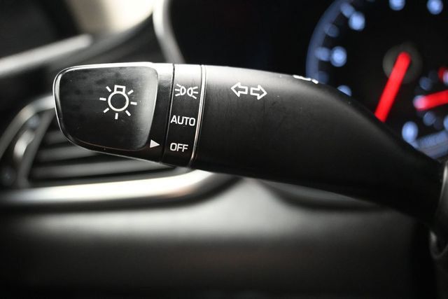 2021 Genesis G70 2.0T RWD - 23071737 - 23