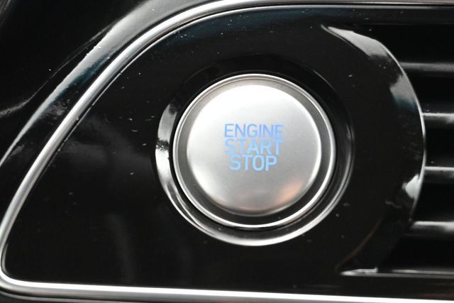 2021 Genesis G70 2.0T RWD - 23071737 - 25